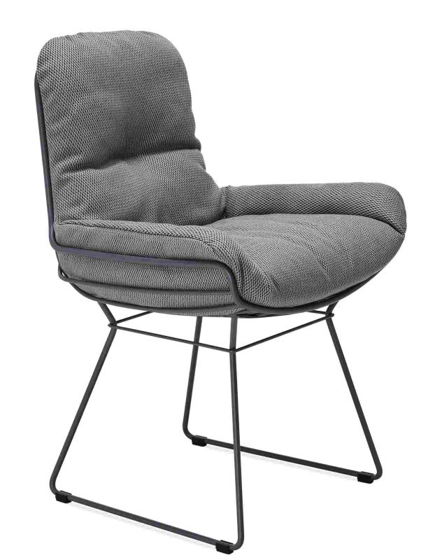 Leyasol Armchair Low: Grauer Outdoor Armlehnenstuhl von Freifrau Manufaktur mit filigranem Metallgestell.